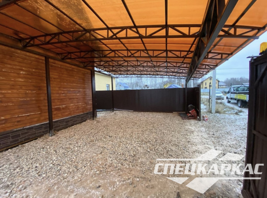 Навес из поликарбоната к дому для парковки автомобилей №9 - фото 1059